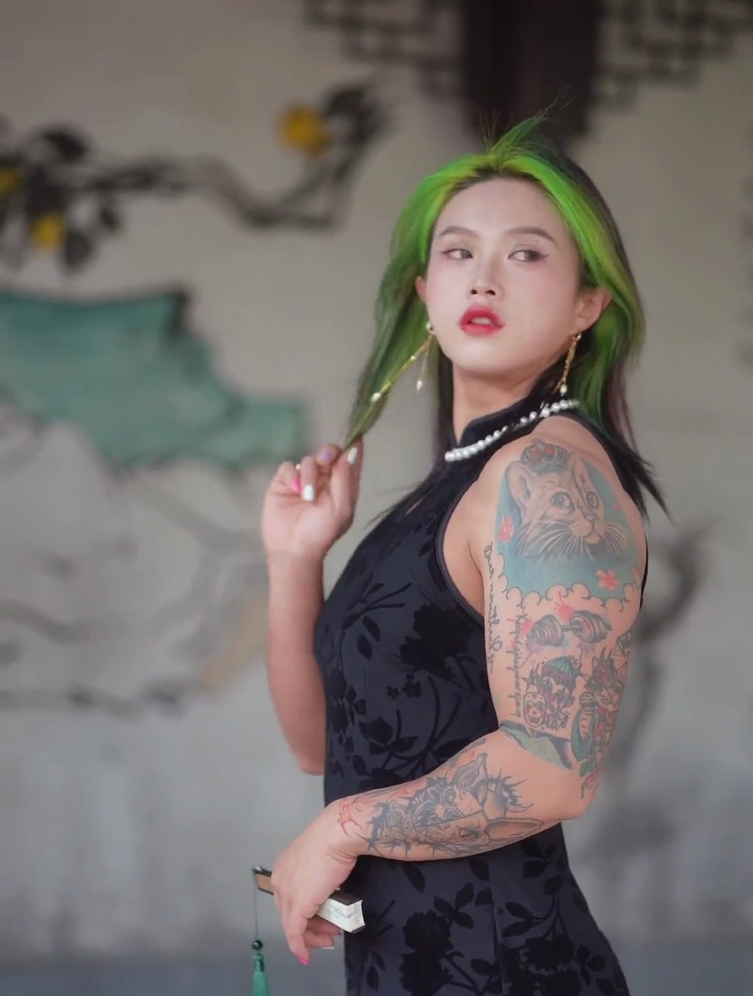 不愧是旗袍像我这种肌肉女穿起来还蛮好看的