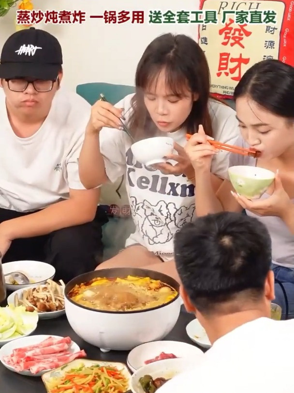 烹饪更得心应手!多功能一体锅,不粘锅的内胆,煎炒炖煮都不粘