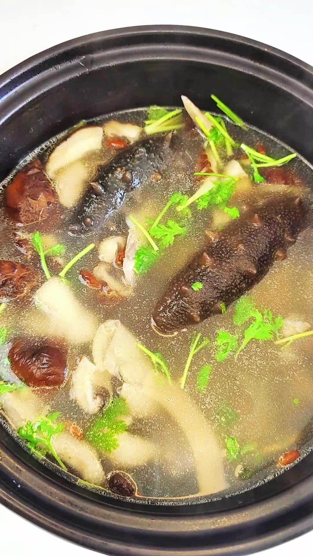 立秋了,中老年人多试试海参炖鸡汤