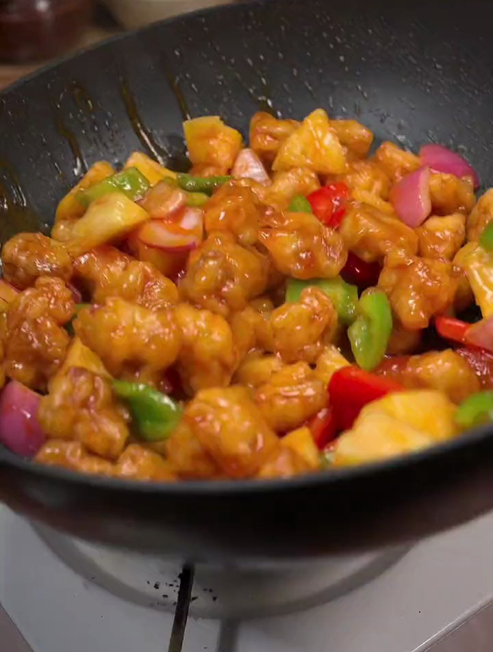 正是吃菠萝的季节,怎么能错过这道菠萝咕噜肉,做法原来这么简单