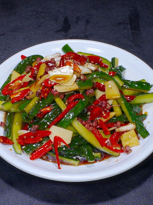 夏季小咸菜腌黄瓜,30年老厨教你腌制小配方,爽脆开胃超下饭