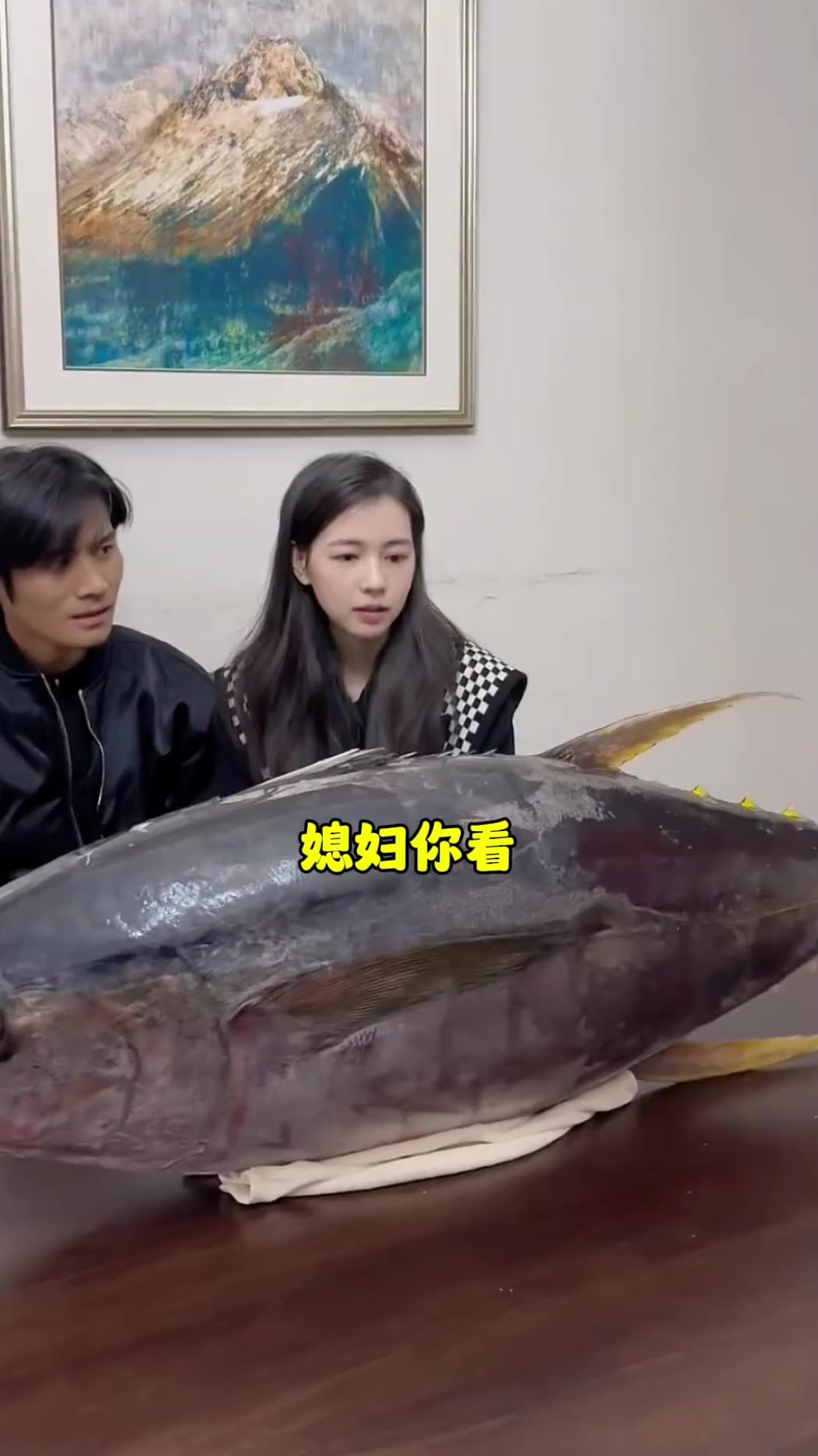 大杨哥钓鱼被晒黑,被小杨哥疯狂吐槽!