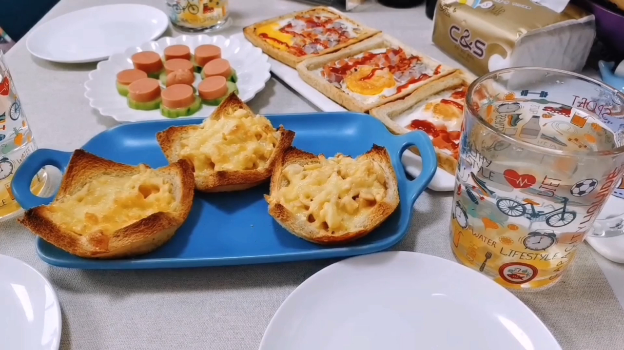 妈妈每天研究新花样,一片吐司两种吃法,小孩子好爱吃啊