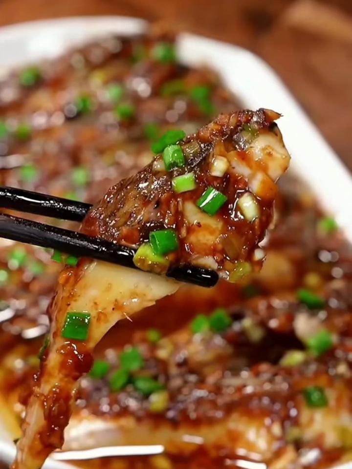水鱼怎么做好吃的家常做法——豉汁蒸鱼腩