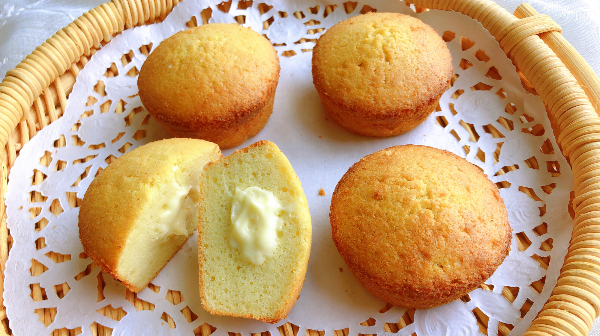 想吃蛋黄派不用买,手把手教你在家做,配方简单,过程详细