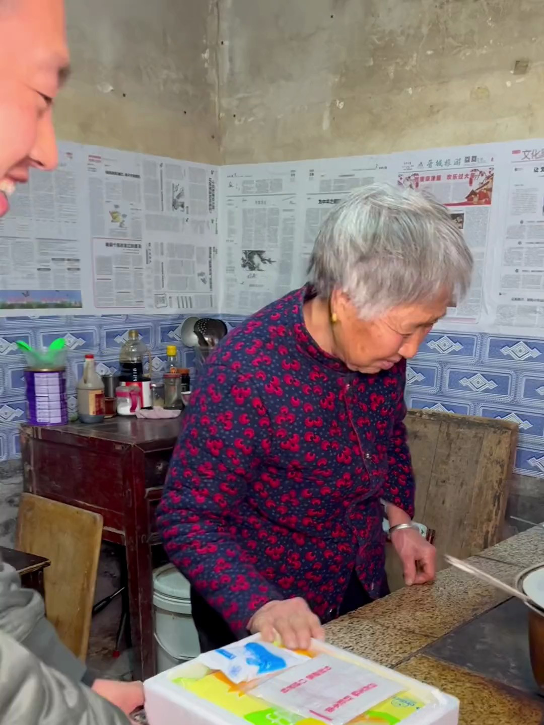 今天和奶奶做鸡蛋灌饼,配上玉米汤。绝绝子