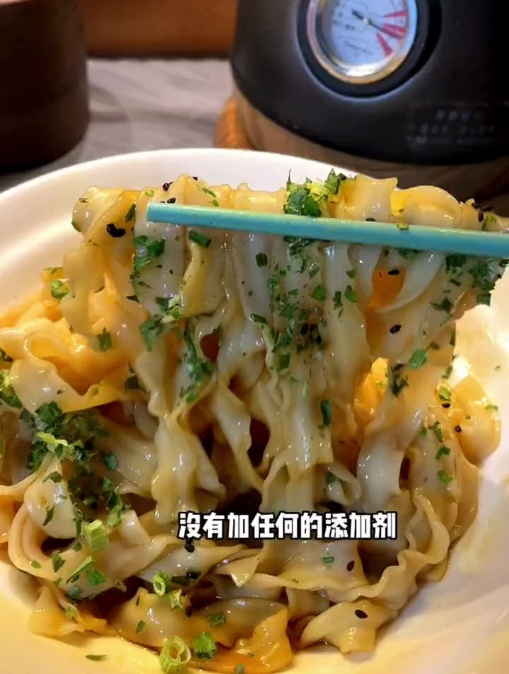 手工日晒面 面条劲道 酱香浓郁椒