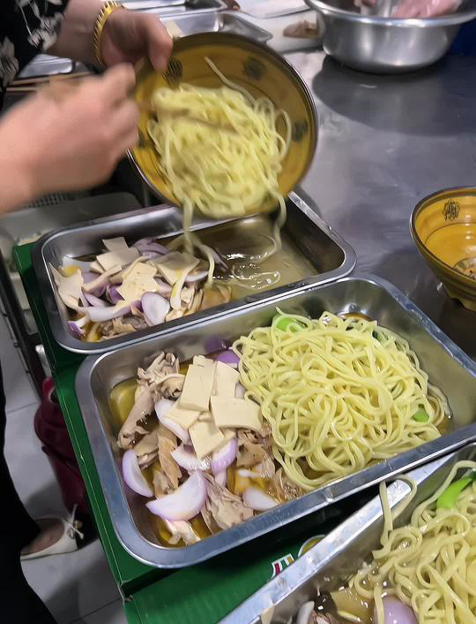 这家被低估的小店,老市里椒麻鸡拌面!