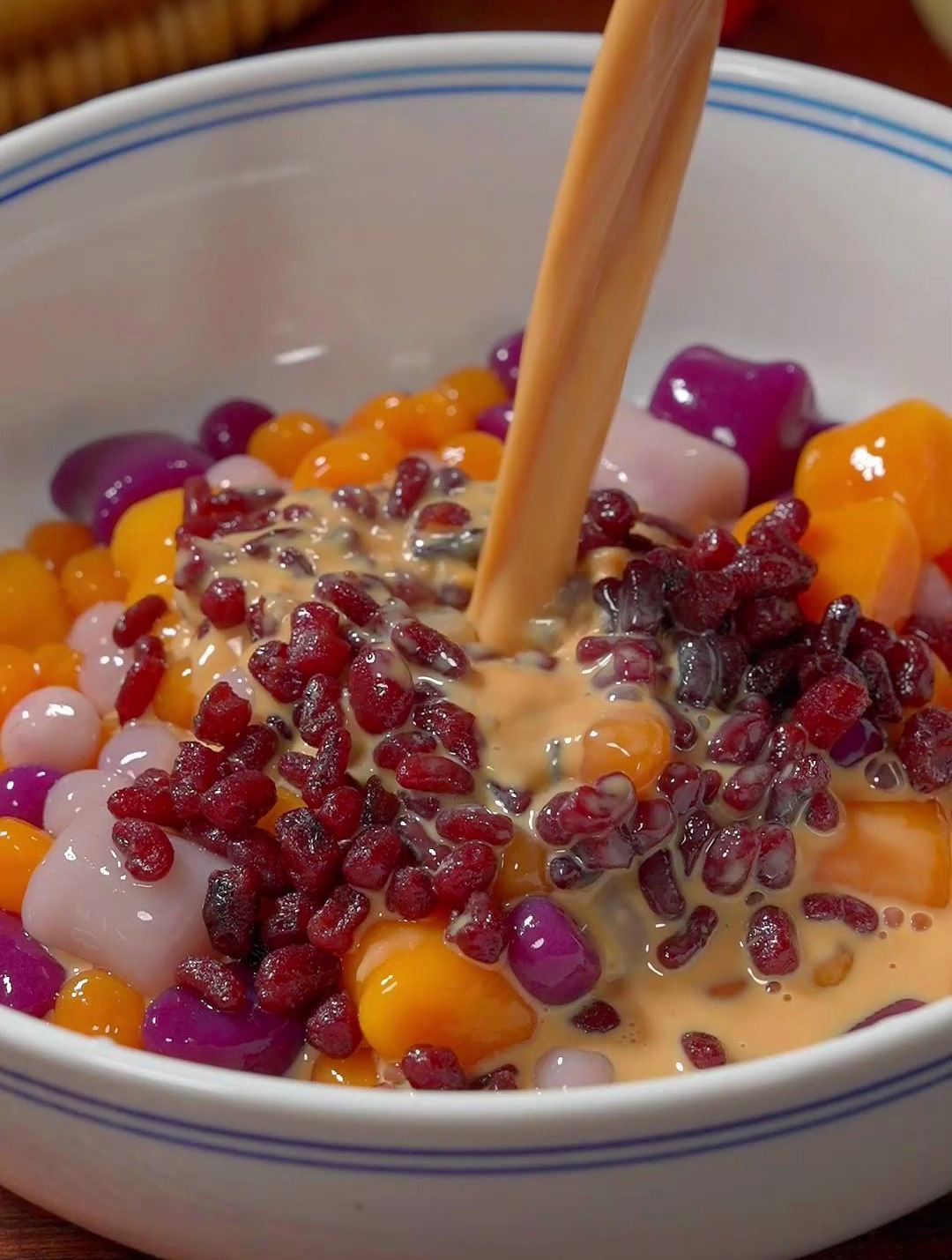 随手就能做的小甜品,焦糖芋圆奶茶,想吃就不用点外卖了