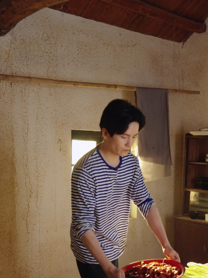 穿书七零，恶毒女配带全家炫肉 42