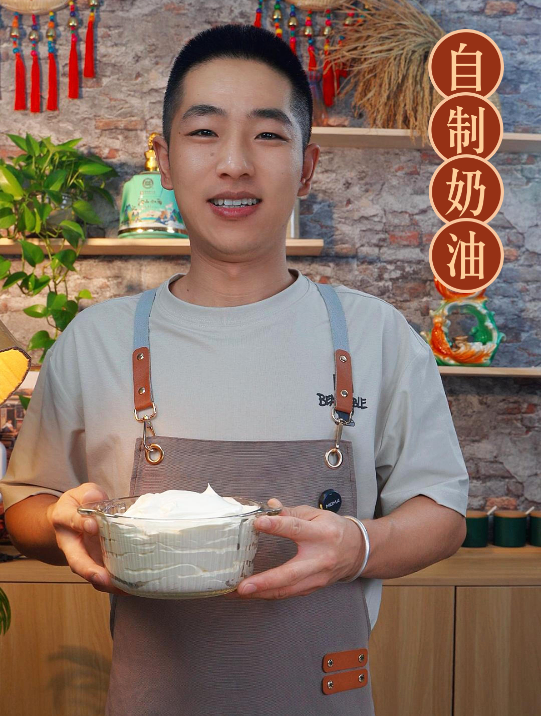 把柠檬汁挤进牛奶里面煮一煮,它就能变成奶酪,比蛋糕店的还好吃