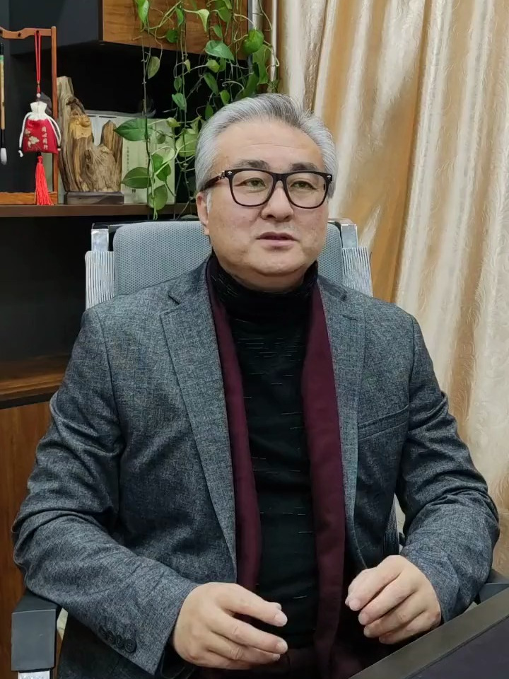 正月初四迎神日吃折罗扔穷滚蛋包子烙饼卷鸡蛋……