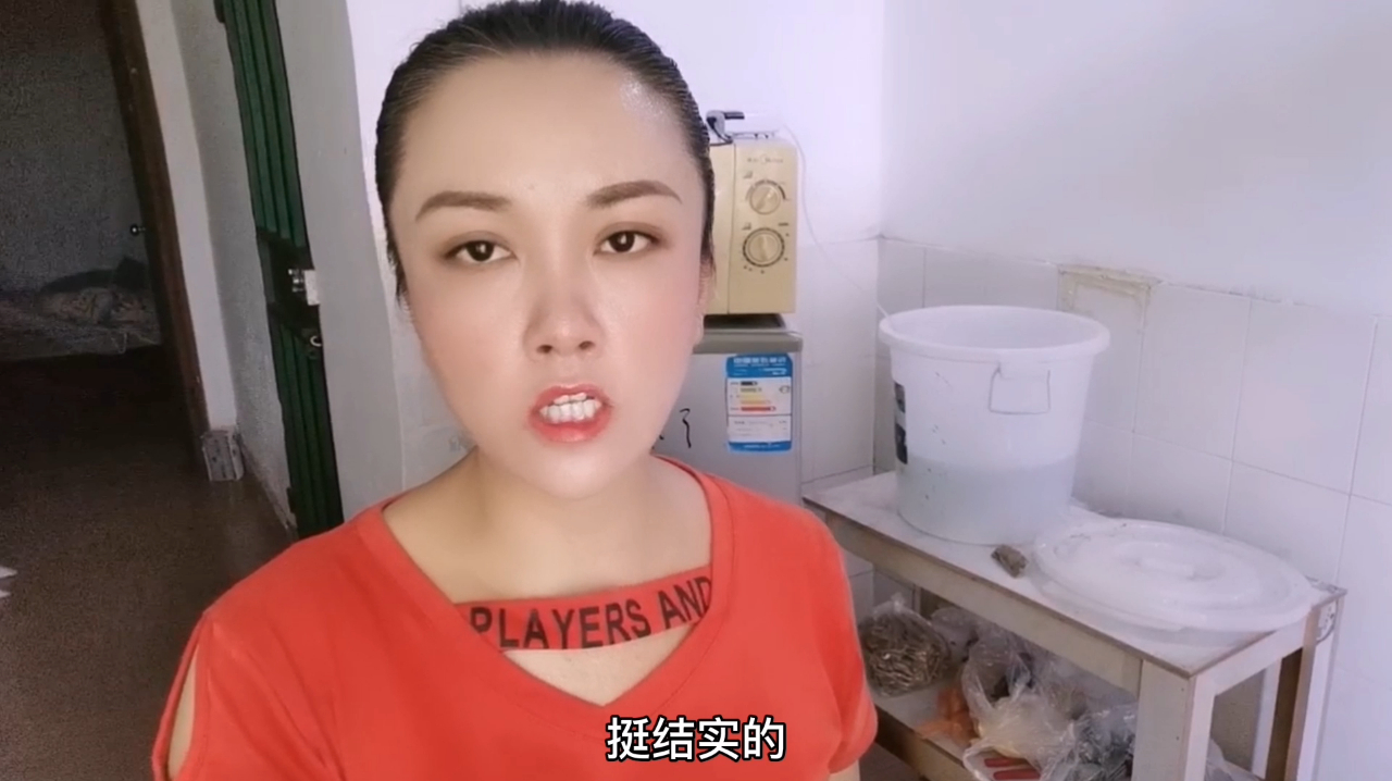 迷你鹦鹉鱼已从深圳搬到东莞,第三窝鱼苗也准备出罐,新鱼缸还到