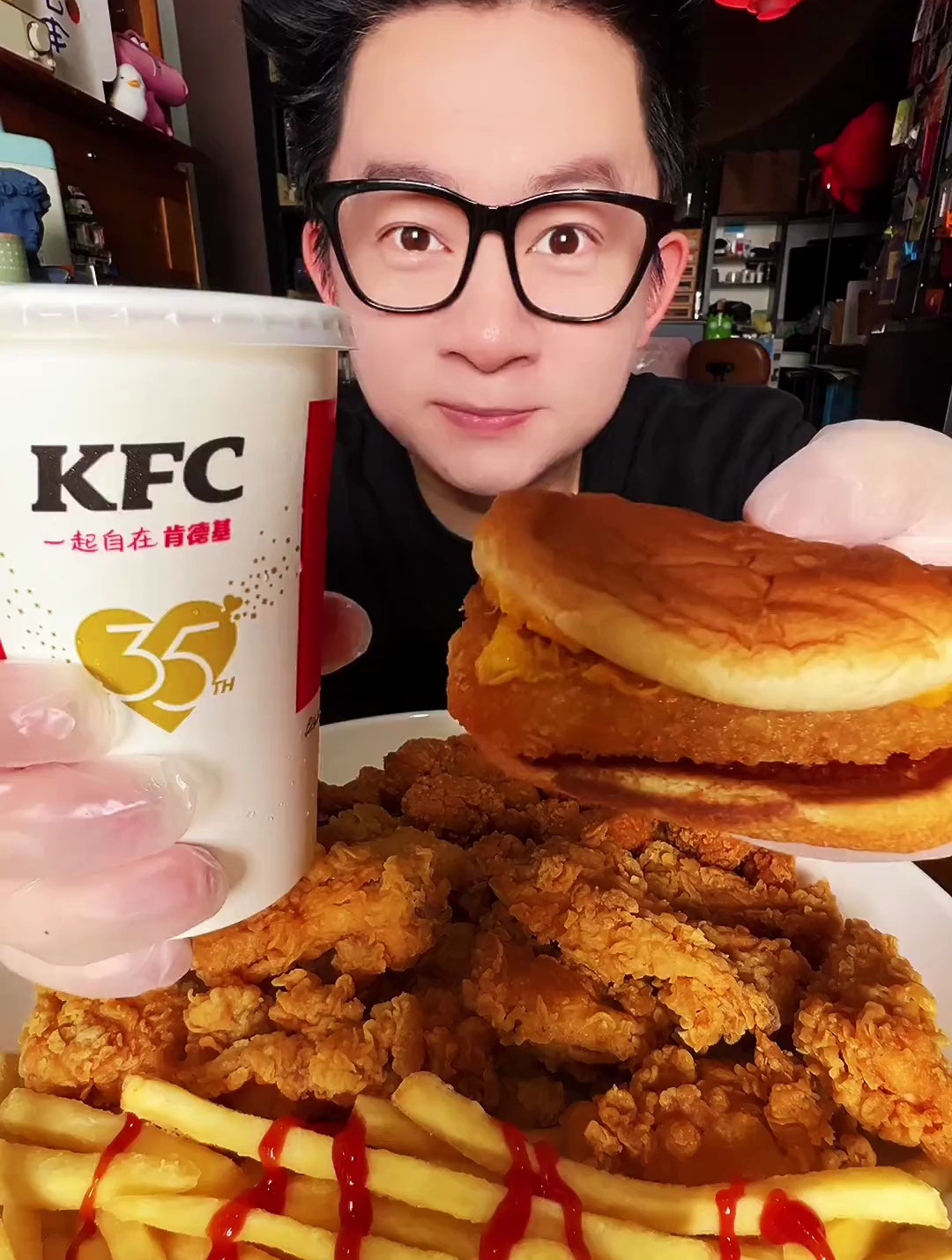 肯德基深海鳕鱼堡热辣香骨鸡鸡米花薯条