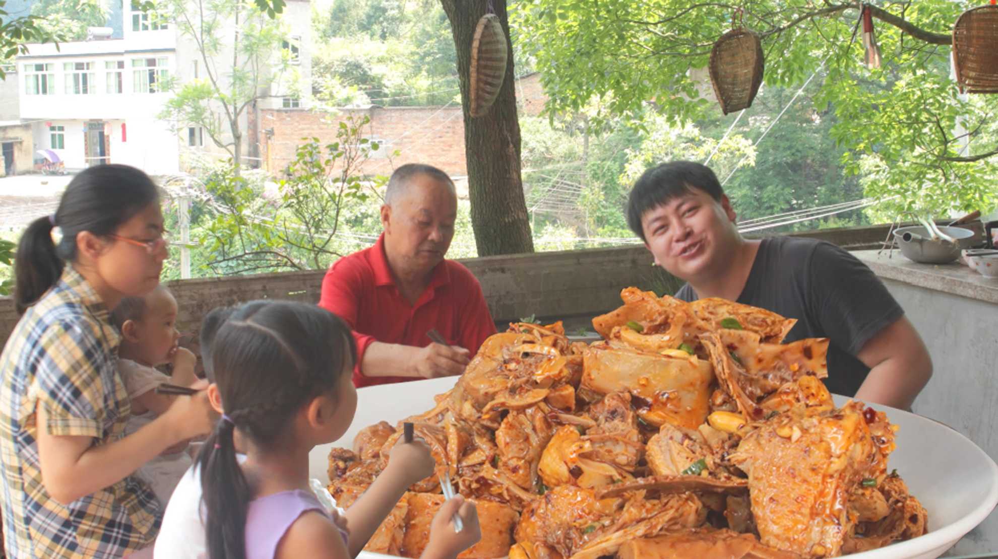 德哥上街买2只鸭子,制作五香卤鸭,咸香入味全家都爱吃