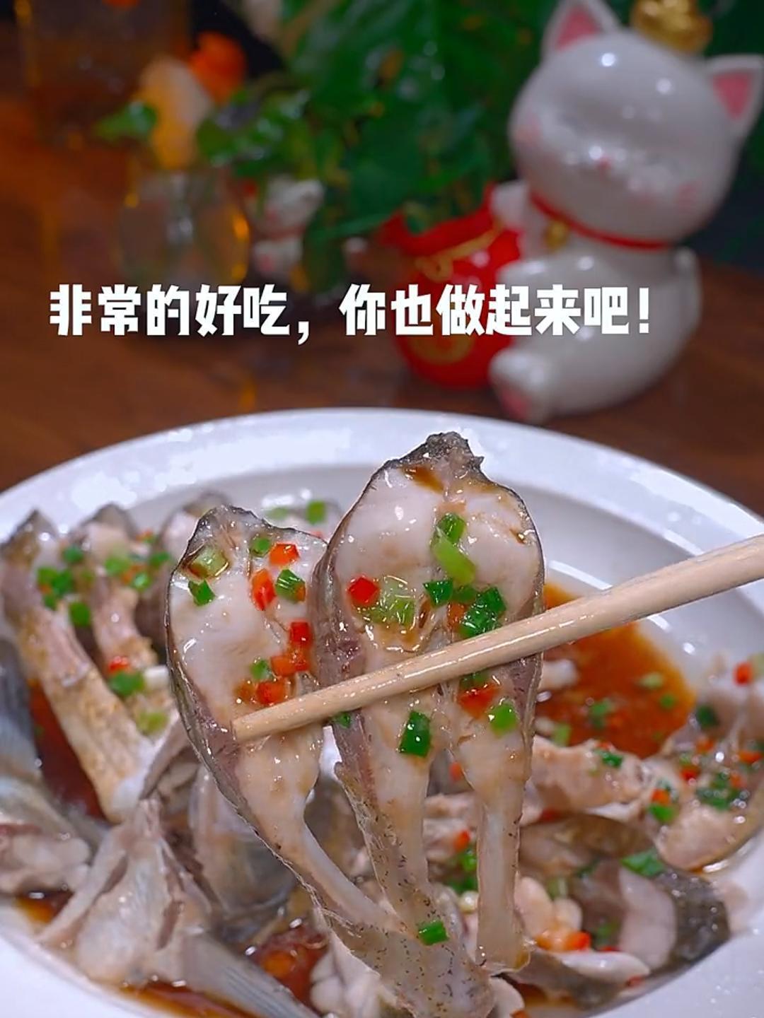 这样做的清蒸鳊鱼,鱼肉洁白鲜嫩