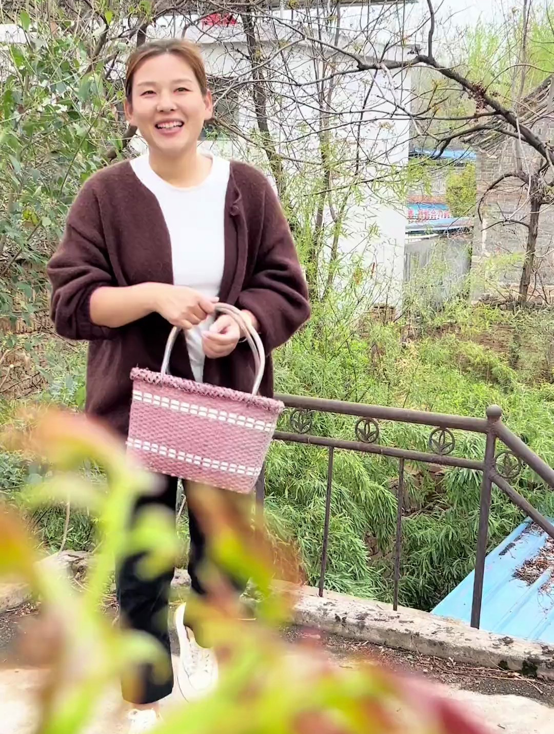 又到了吃香椿的季节,今天做了香椿炒鸡蛋,你们都是怎么吃香椿的