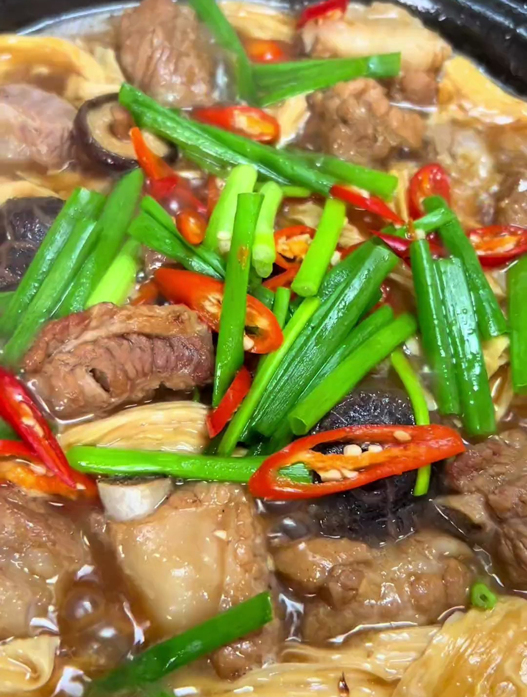 排骨超下饭的做法 腐竹香菇焖排骨,简单又好吃