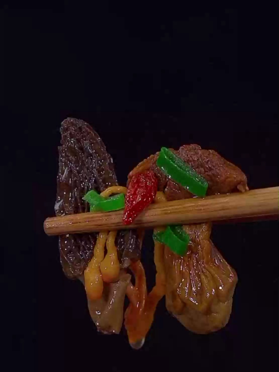 菌菇炖鸡汤,做法做法简单,太香了不打烊为你煲汤