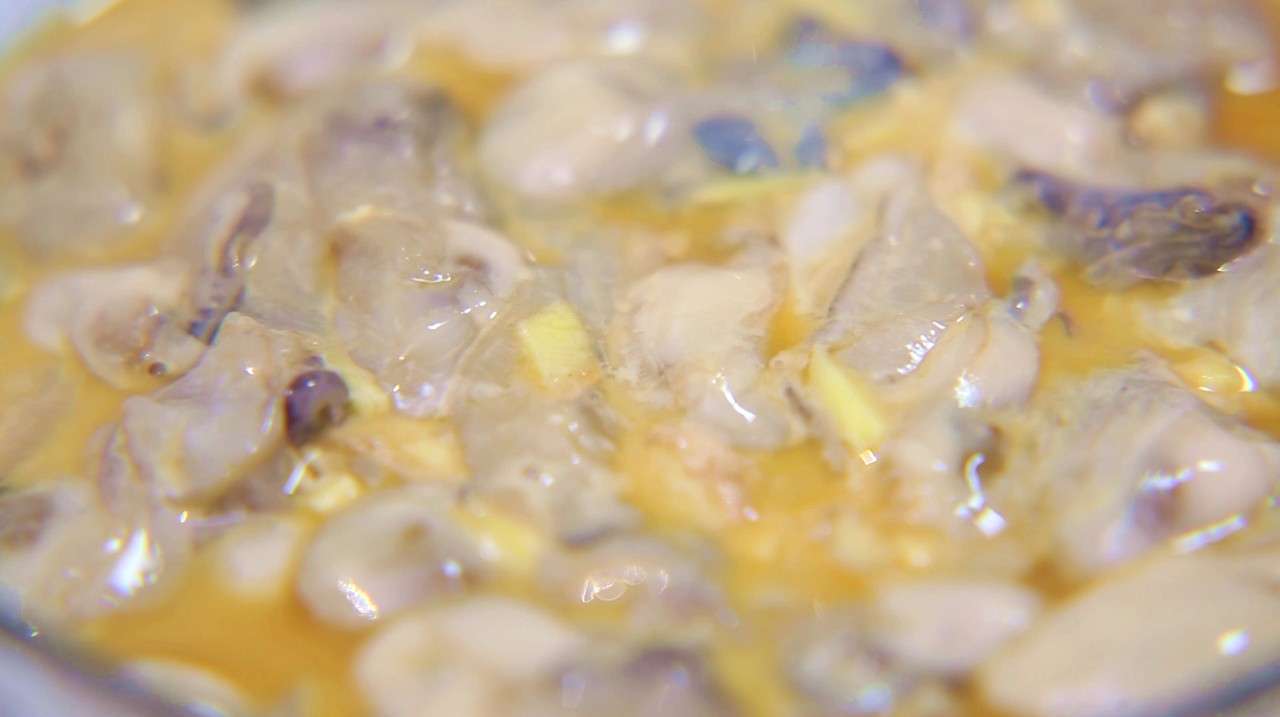 海蛎汤正宗海边人的做法,鲜甜美味,喝过就会爱上它