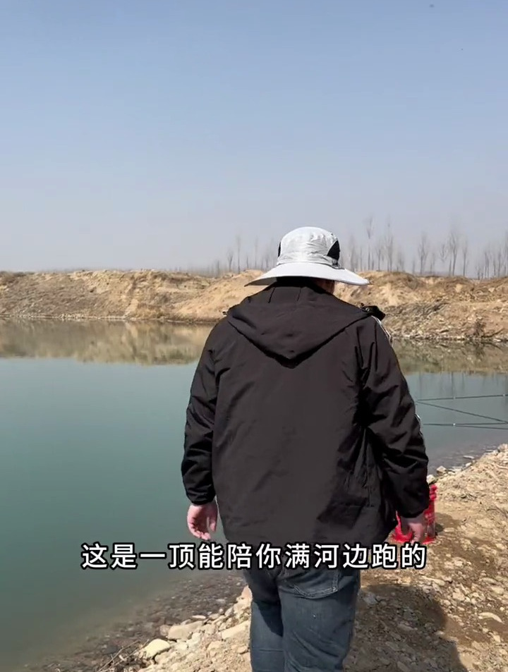 天气升温,钓鱼防晒别再用不好安装的防晒伞了!一个帽子轻松解决