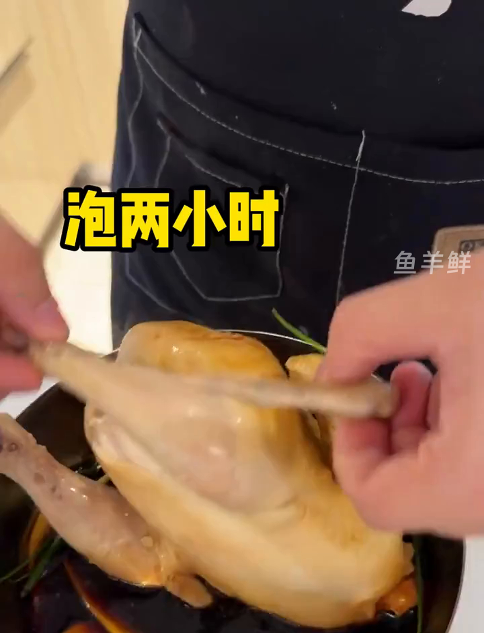 家里也能做出香喷喷的脆皮烤鸡,外酥里嫩,汁水满满!太赞了!超香预警 烤鸡大法好 家庭版美食