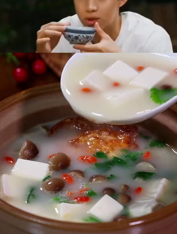 简单几步就能做出奶白鲫鱼汤,汤鲜味美,一锅都不够喝