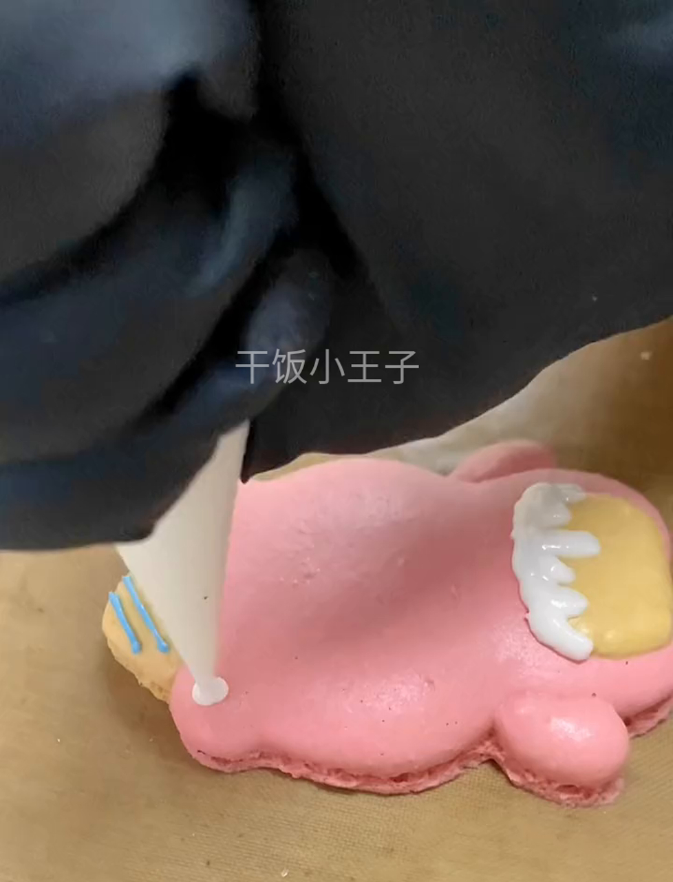 这谁家的可爱马卡龙蛋糕,萌翻了