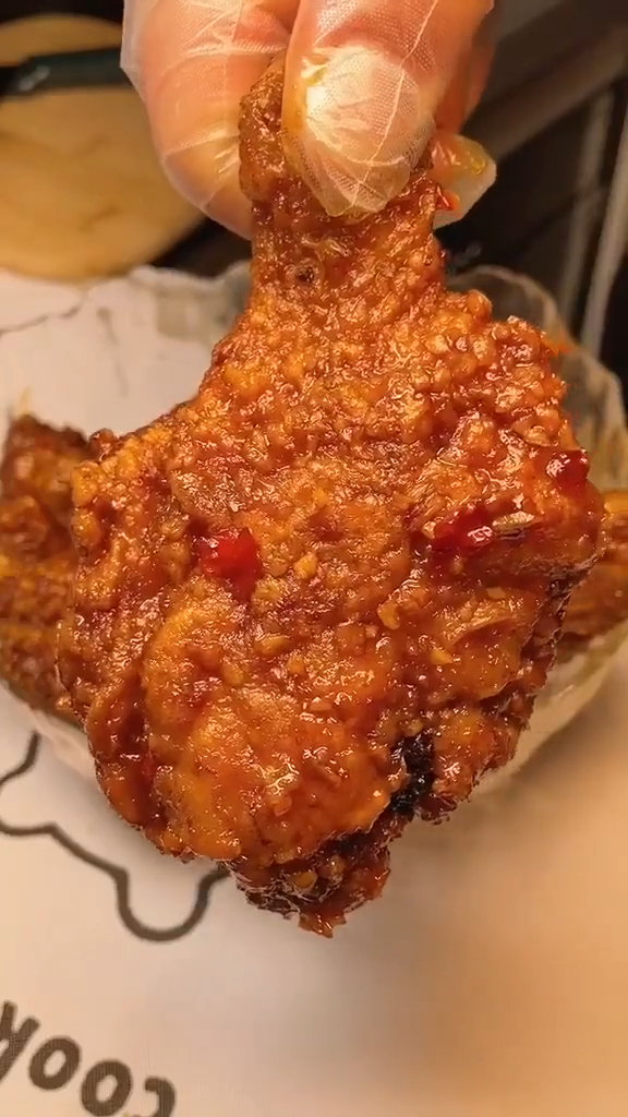 韩式香辣炸鸡,做法简单,表皮酥脆,一口爆汁,绝了~