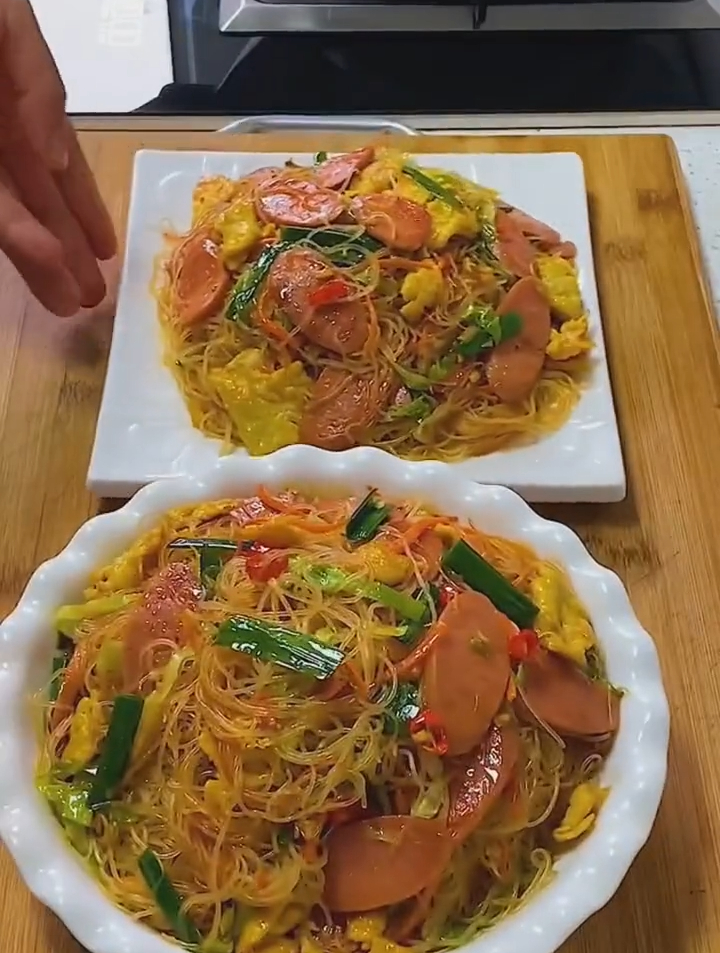家常菜谱100道:早餐不知道吃什么的就来试试这个炒米粉吧!