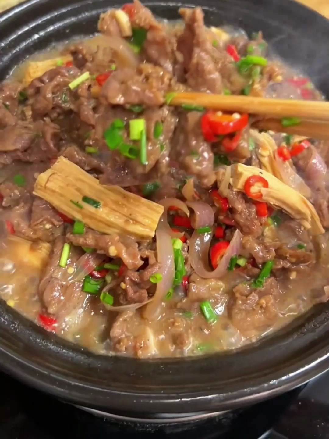 这个腐竹砂锅牛肉煲特别下饭