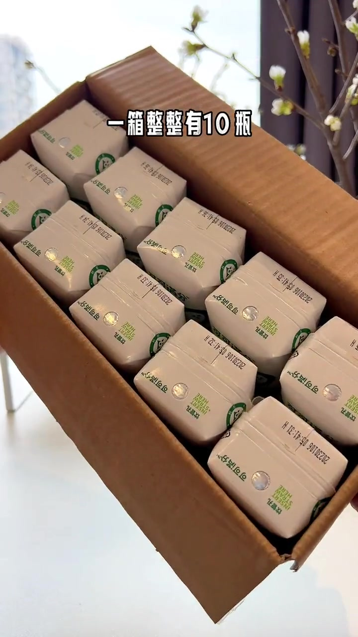 我也不想买,可是无糖椰汁一箱才一杯奶茶的钱