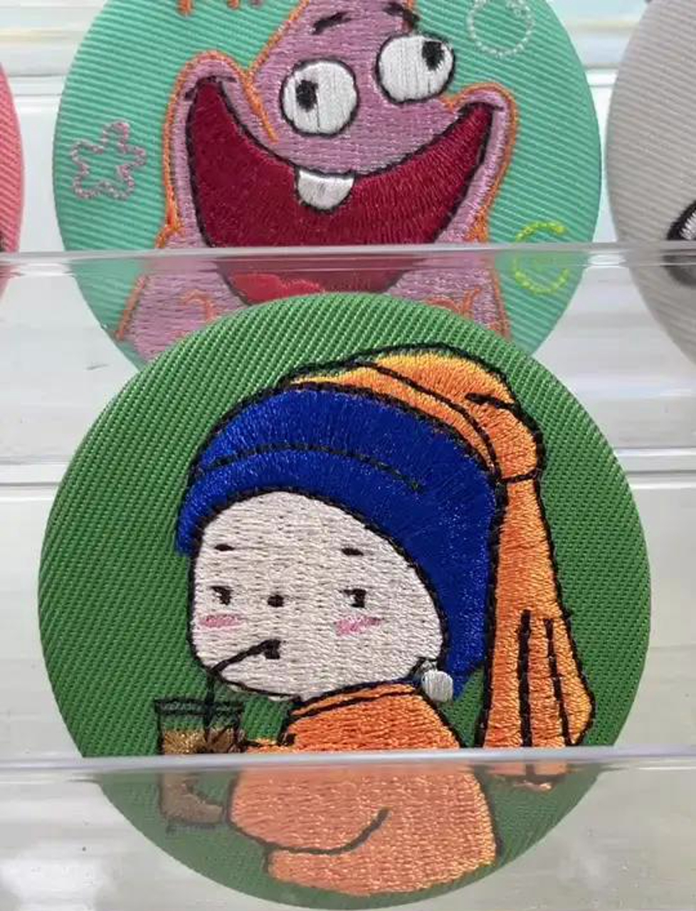 喝珍珠奶茶的少女世界名画