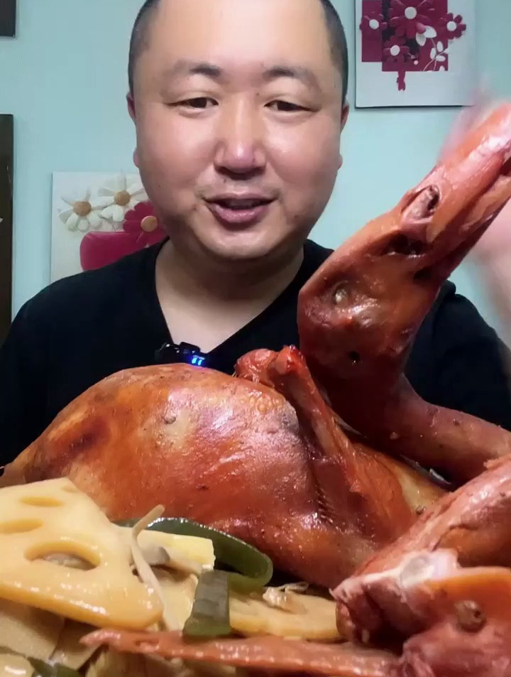 今天整了个久久鸭来吃