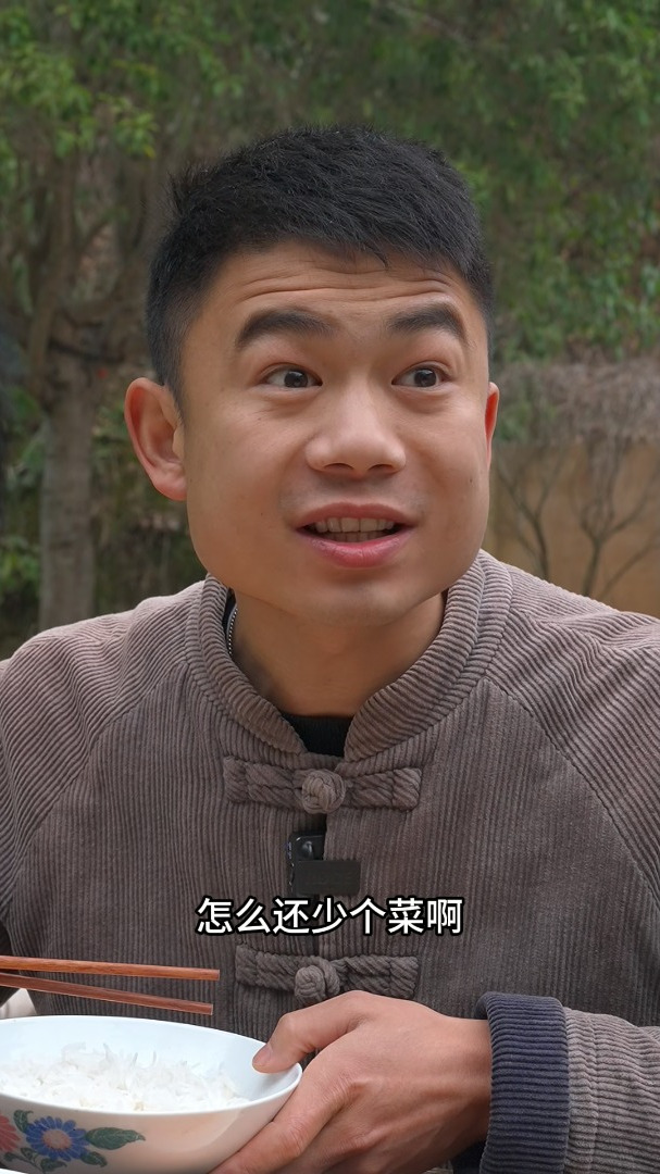 大鱼大肉吃腻了就炒个笋尖解腻又下饭太清爽了