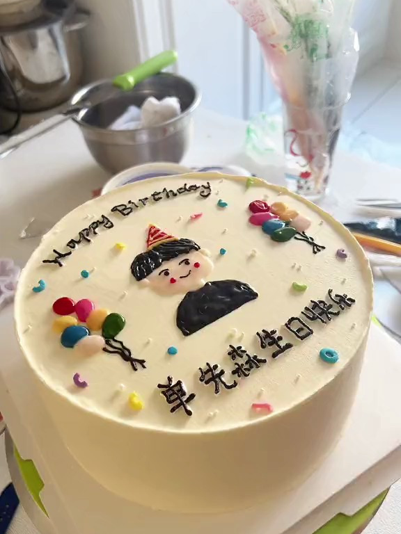 手绘蛋糕又来了 这样简单的头像一般直接画 不用转印了
