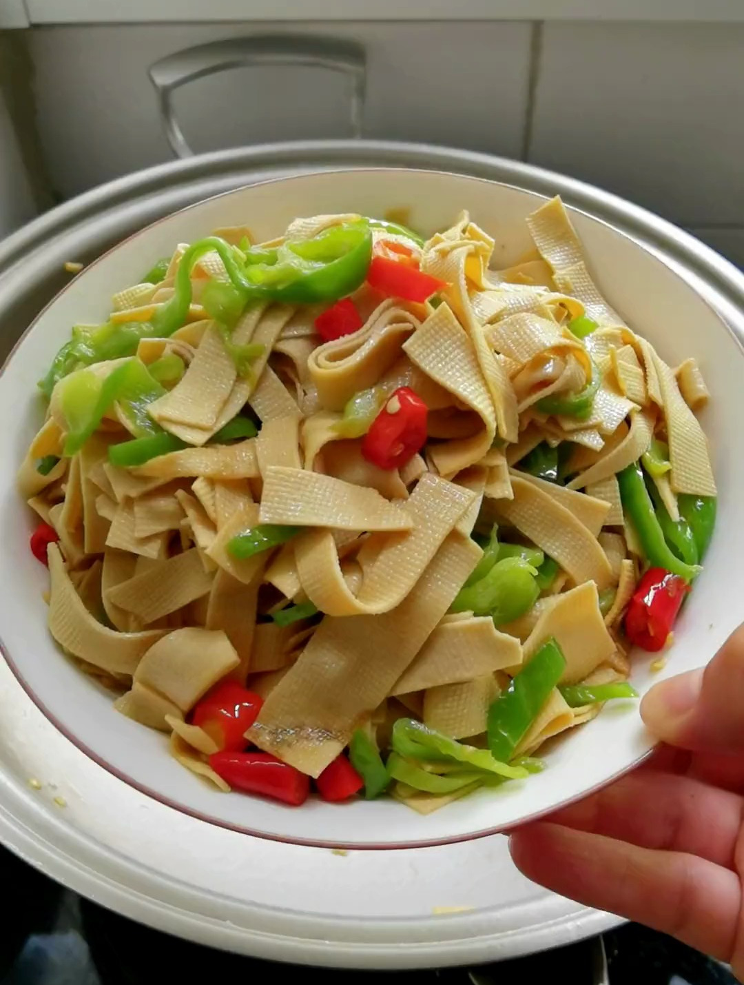 家常菜青椒炒千张,简单的家常菜