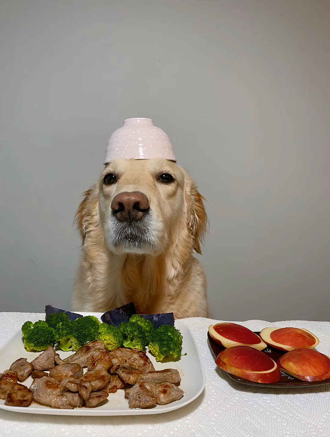 今日食谱:叉烧肉 西兰花 紫薯 苹果