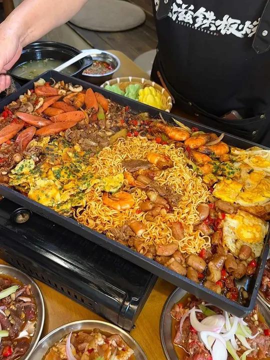 和闺蜜一起吃铁板烧怎么能不幸福呢