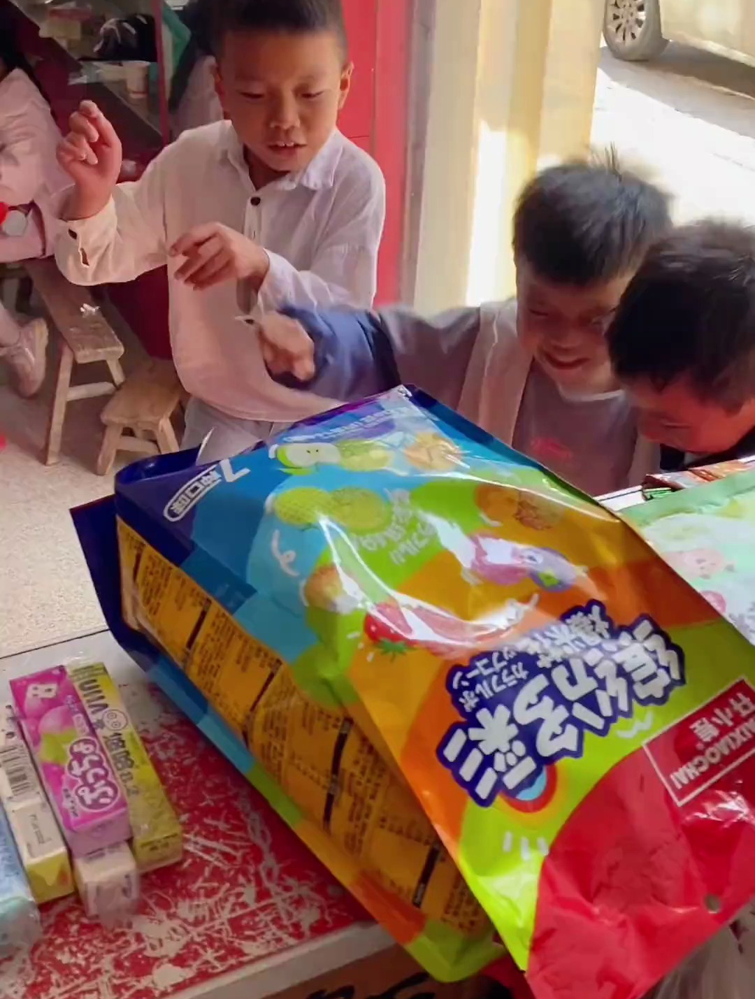 网红零食大发现 彩色爆米花