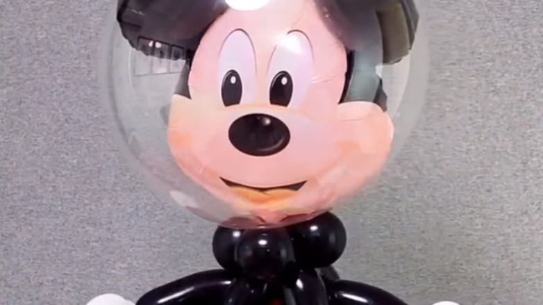 简单几个气球做个米奇造型,像不像?小朋友的最爱哦