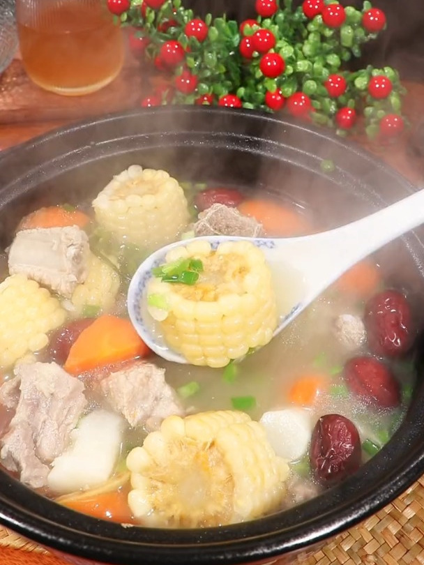 孩子正是长身体,聪明的妈妈一定要多给孩子做这个山药玉米排骨汤