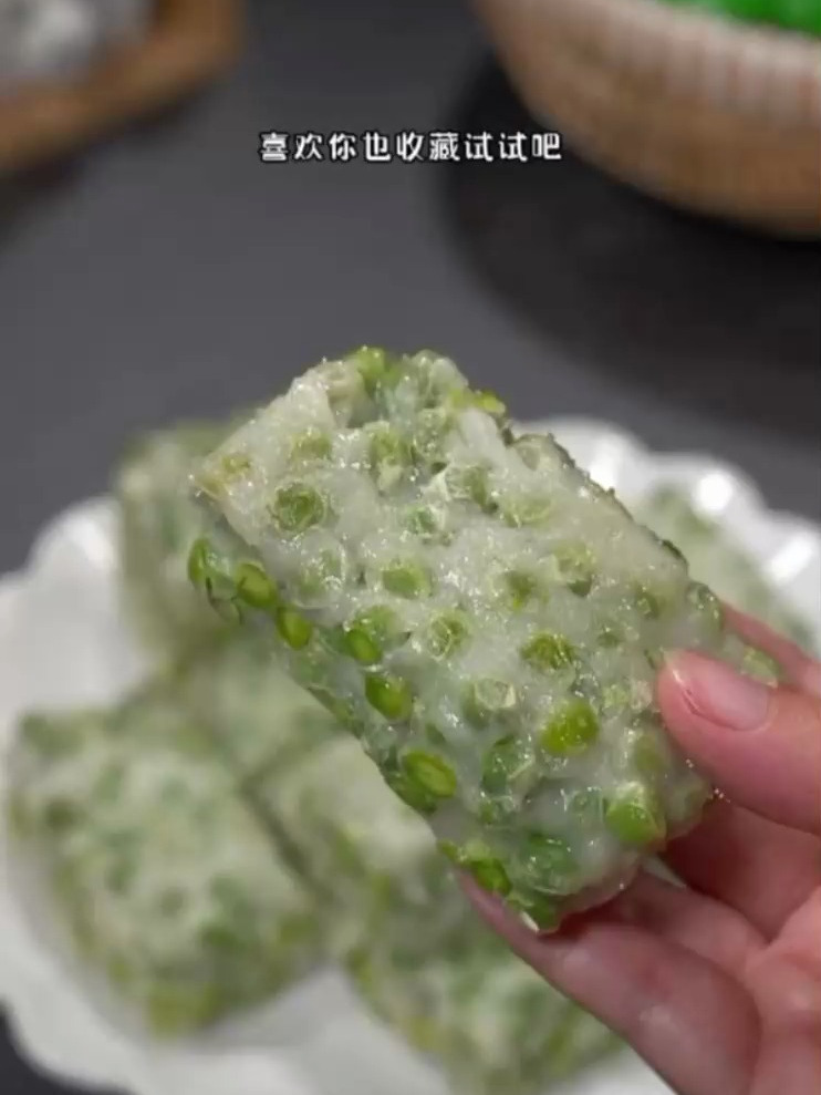 又到了吃豌豆的季节,做道河南传统美食豌豆糕,香甜软糯