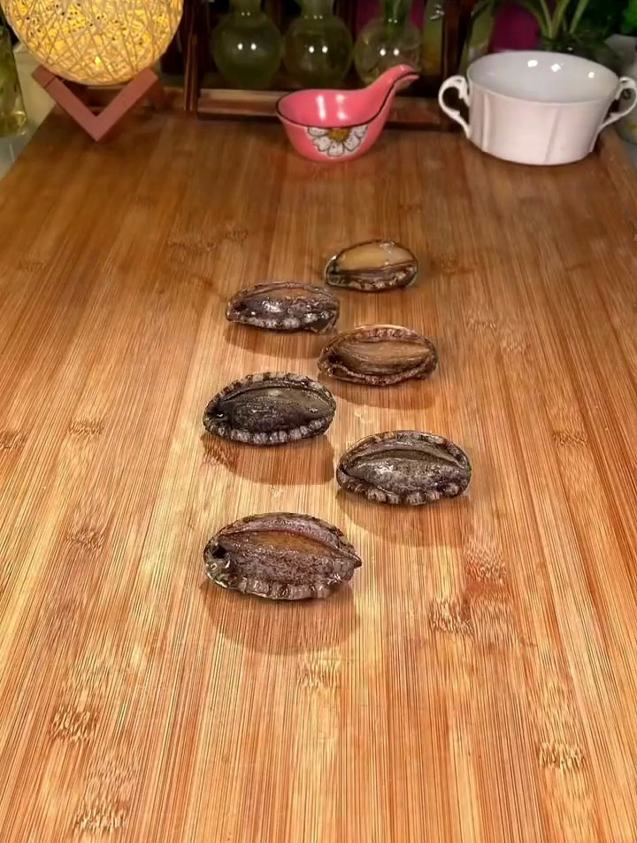 鲍鱼辣酱拌饭太好吃了 大人小孩都爱吃