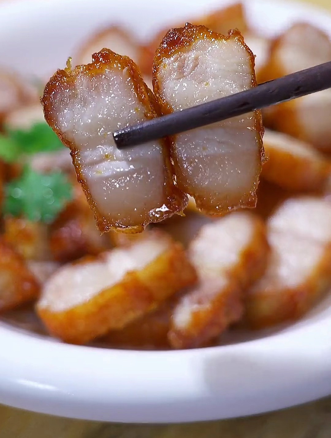 孩子想吃脆皮五花肉,在家也可以做,真好吃
