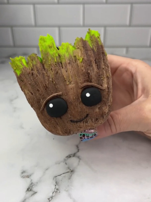 可爱的格鲁特纸杯蛋糕