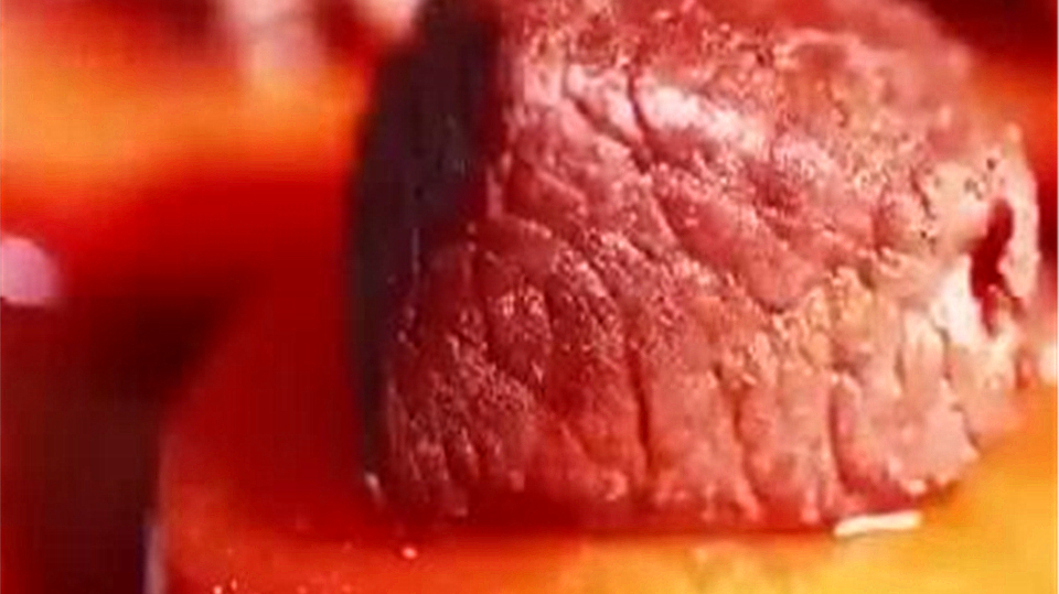 牛的脖头和腹部如何精细分割?脖头肉做法多,腹肉做炖牛肉很美味