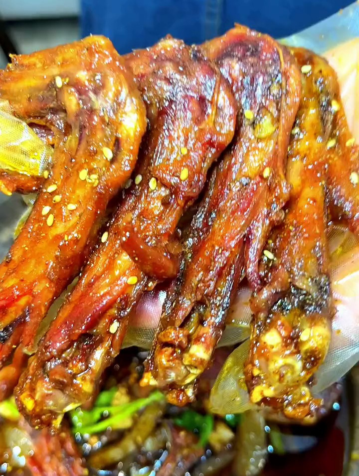食鹅不舍的干锅真的挺香的,还挺入味