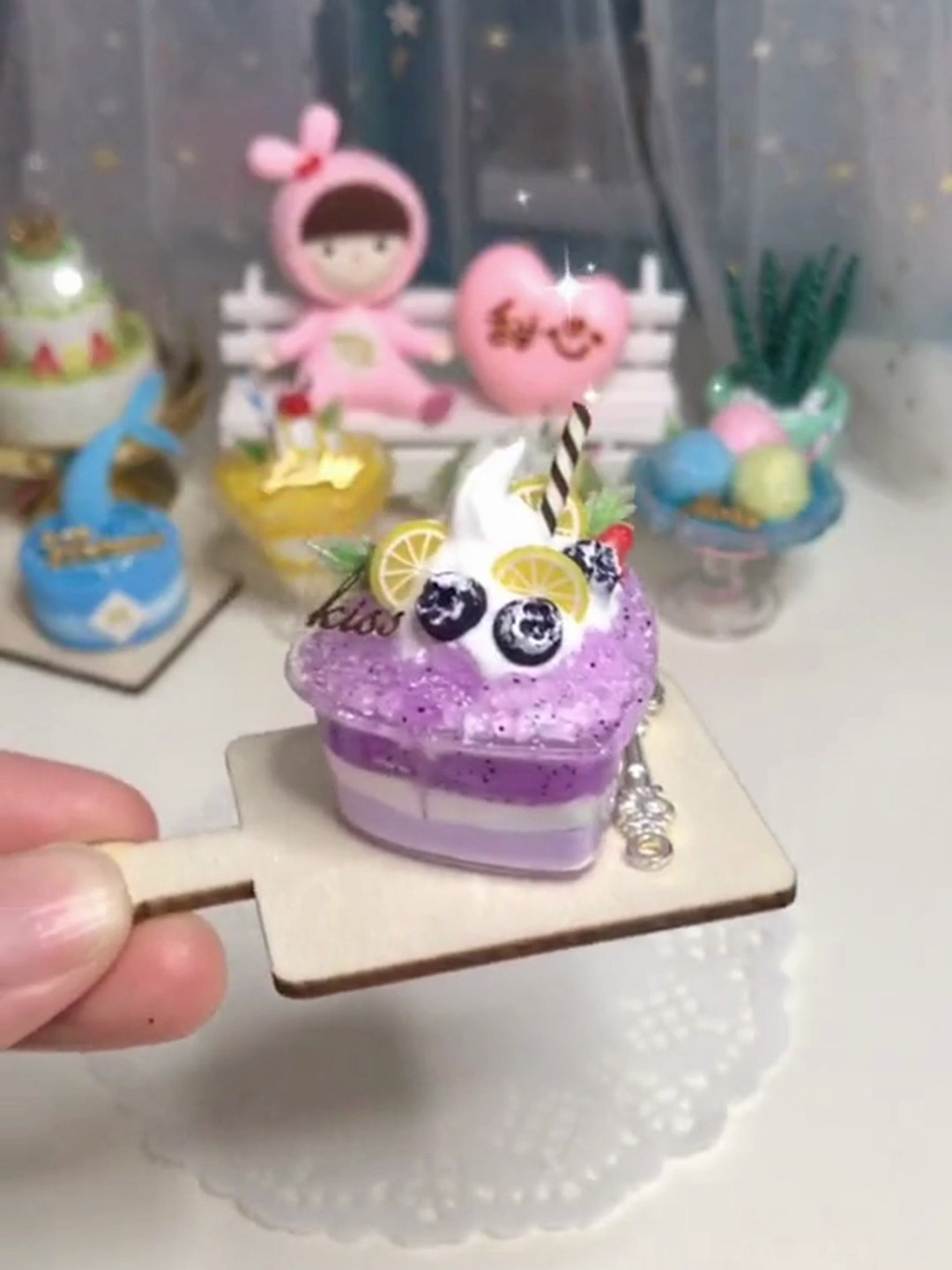 好久没做杯子蛋糕了 今天做个蓝莓口味