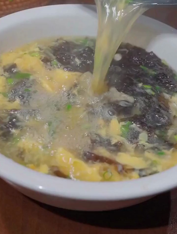 紫菜香菜鸡蛋汤的懒人做法。鸡蛋汤
